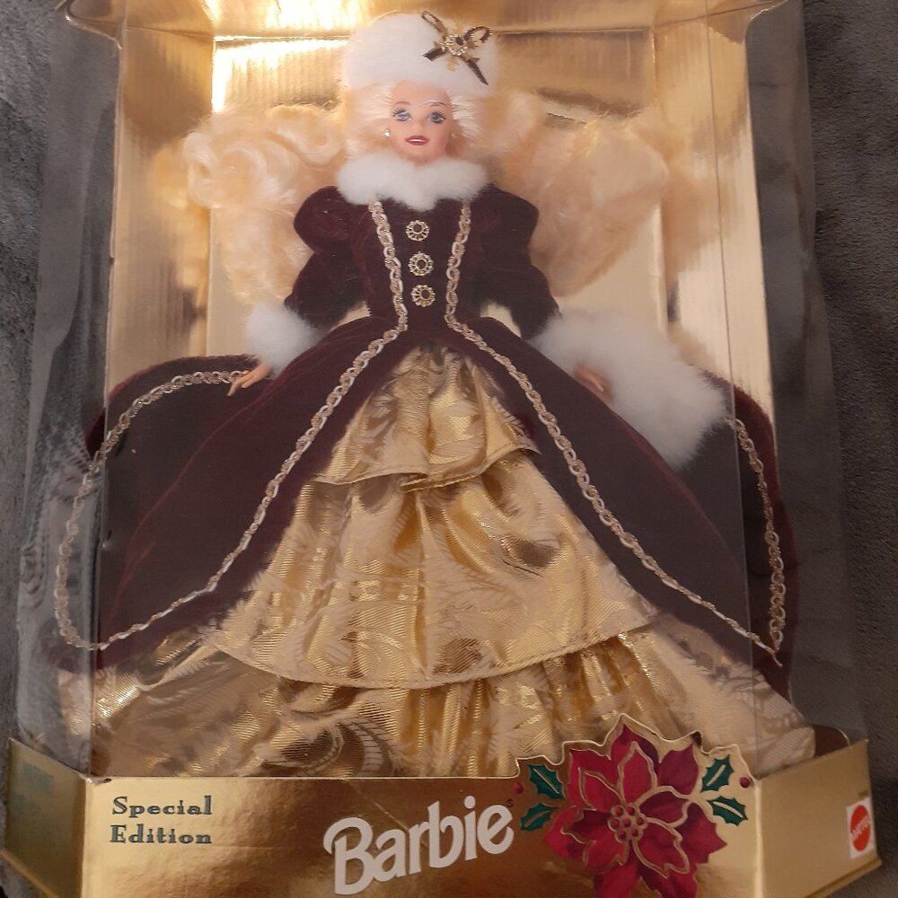 Mattel 1996 Happy Holidays Barbie Special Edition Vintage, purple eyes